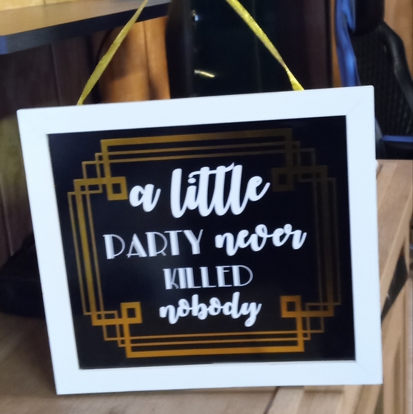 Decor - Picture 5 of 7